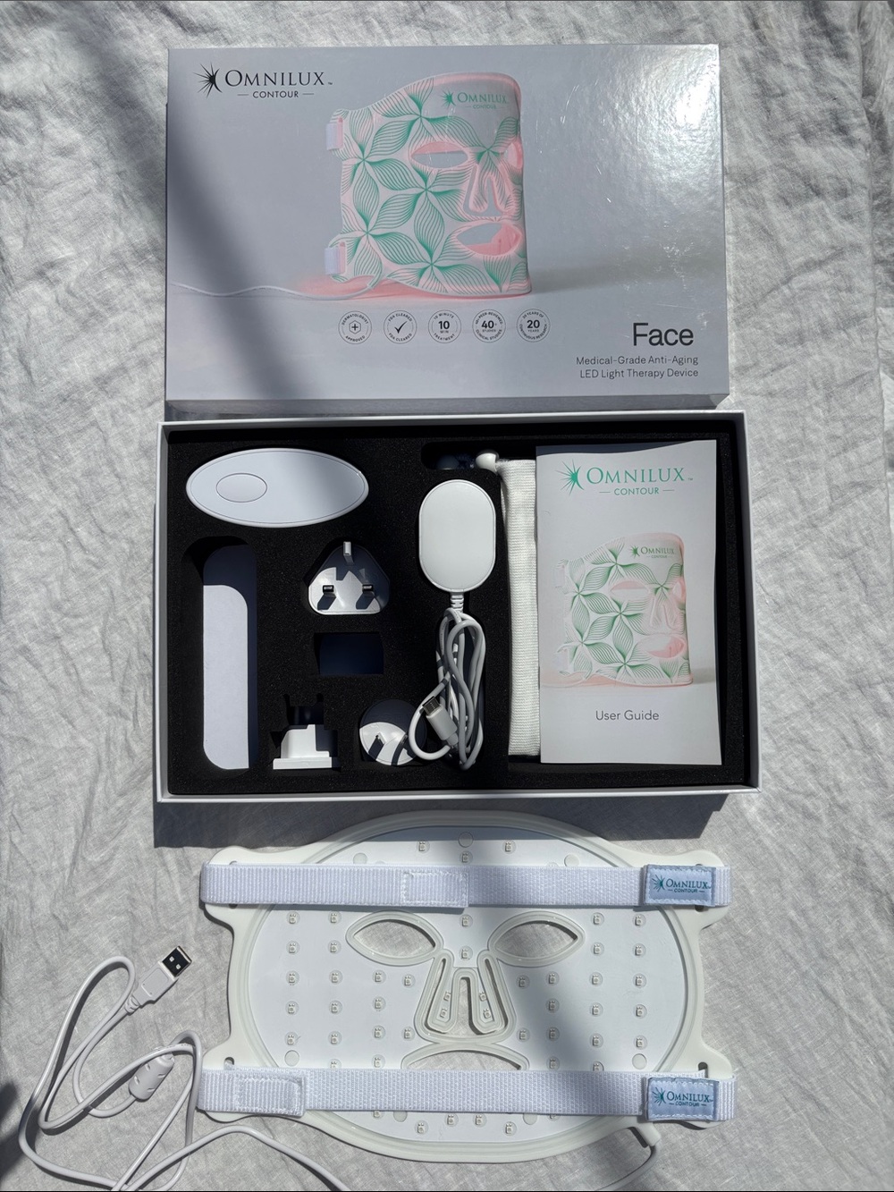 Omnilux Contour Face LED Light Therapy Mask – Excellent Condition